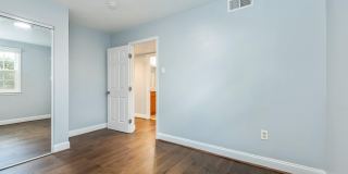 702 QUINCE ORCHARD Boulevard Gallery 12