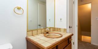 Beautifully Maintained Townhome with Fantastic Amenities Gallery 28