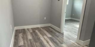 401 W Elm Street Gallery 11