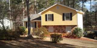 Available Now! Charming 3-Bedroom, 2-Bath Split Level Home for Rent! Gallery 1