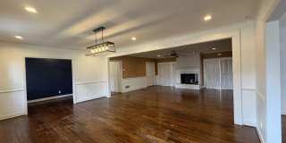 115 Adams Avenue Gallery 23