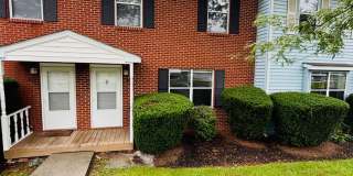 4 Bedroom 2.5 Bath Townhouse Gallery 1