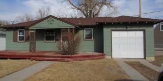 Charming 2 Bedroom W/Garage Gallery 1