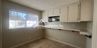 Spacious 2bd/1ba Duplex with Garage near American River College Gallery 9