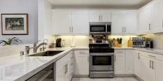 2 bd/ 2 bth Top Floor Corner Unit with Premium Upgrades & Resort Style Amenities Gallery 3