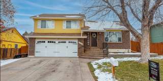 Huge room in a large shared home, private bathroom, great neighborhood, friendly roommates! Gallery 55