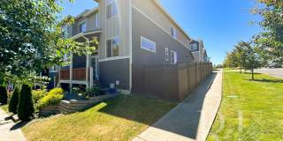 Modern End-Unit Townhome with Private Fenced Yard, Gourmet Kitchen & Spacious Layout Gallery 3