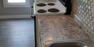 Nice 3BR/1BA house with Appliances Gallery 10