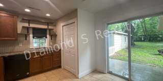3 Bedroom Home Available Early June! Gallery 6