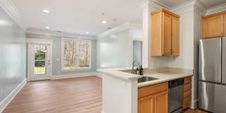 **RENT INCENTIVE!!** Freshly Updated 2BR/2BA Condo - Minutes to North Hills Gallery 6