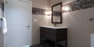 525 E JACKSON STREET Gallery 28