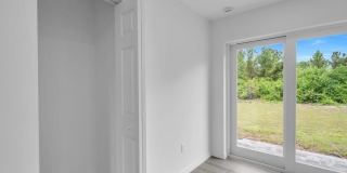382 McArthur Boulevard Gallery 7
