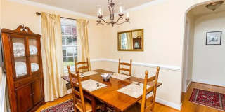 3 BR / 2 BA Sunny renovated Cape Cod within walking distance to Bryan Park Gallery 9