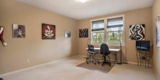 Large home in gated Awbrey Glen neighborhood Gallery 20