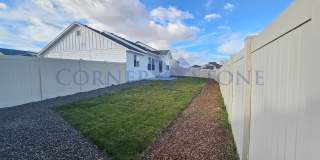 Like New Home With Community Pool! Gallery 18