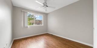 End Unit Three Bedroom Two and a Half Bath in North Naperville Gallery 7
