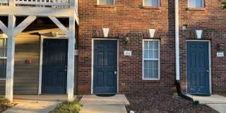 Desirable 1 Bed/1 Bath Condo in Very Convenient Location! Gallery 1