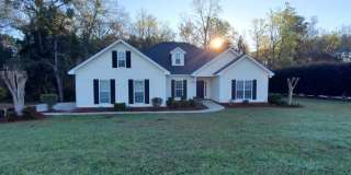 Charming 4BR/2BA Home with Hardwood Floors, Spacious Kitchen, and Screened Porch in Valdosta, GA! Gallery 1
