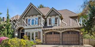 Sun-Filled 5-Bedroom Retreat Near Parks & River Gallery 1