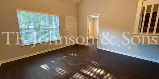Beautiful 3BR Home with Vaulted Ceilings, Community Pool & Main Level Primary Suite Beautiful 3BR Home with Vaulted Ceilings, Community Pool & Main Level Primary Suite Gallery 6