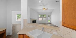 3 Bed, 2 Bath Home with Community Pool in Georgetown Gallery 16