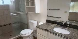 Charming 3 bedroom 2 bathroom home located in Hanford Gallery 16
