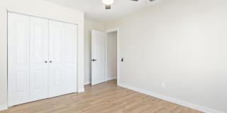 1018 W Kings Avenue Gallery 29