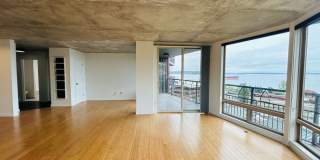 Large Open Plan 1 Bedroom with Stunning Views of Puget Sound Gallery 1