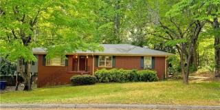 222 Pineview Drive Gallery 1