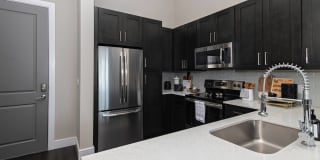 Canal 1535 Gallery 28