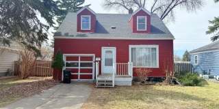 5BR Home with Fenced Backyard, Firepit & Bonus Space Gallery 1