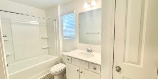 BEAUTIFUL 3 Bedroom Paired Home minutes from I-77 and I-40 - SPRING SPECIAL Gallery 18