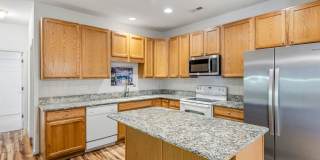 NW Brick Townhome, Granite Counter-Tops, Wood Floors, FP, Garage! NW Brick Townhome, Granite Counter-Tops, Wood Floors, FP, Garage! Gallery 13