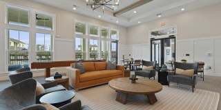 HōM at River Hills Gallery 13