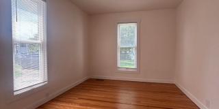 Your perfect 4-bed / 2-beth home in Elizabethton awaits! $2400 Gallery 13