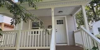 Gorgeous 3 bedroom 1 1/2 bathroom Single Family House Gallery 1