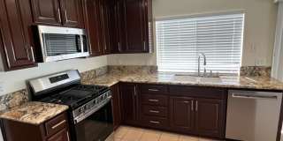 Camarillo - Four bedroom, 2.5 bathroom, plus loft Gallery 1