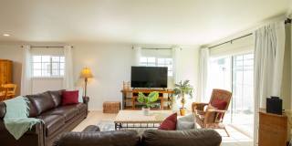 7310 Balboa Blvd Gallery 2