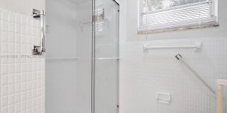 1700 NE 191st St Gallery 24