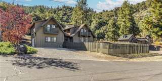 Charming 4BR Home with Mountain Views Gallery 1