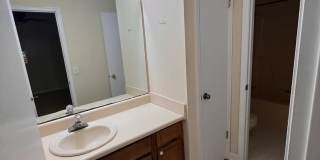 Rustic 2 Bedroom Condo in Convenient Location Gallery 18