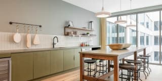 Kaufmann's Grand on Fifth Avenue Gallery 1