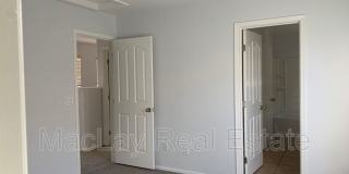 5809 E Hampton Ave Gallery 12