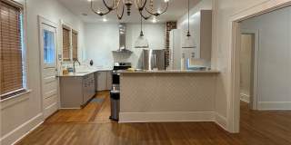 1106 E 51st Street Gallery 8