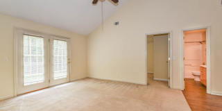 3 Bedroom, 2 Bath Home with Fully Fenced Yard – Pet Friendly! Gallery 7
