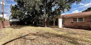 Amazing 4/2.5 in Prime Location! Minutes from Texas Tech and Hospitals! Gallery 40