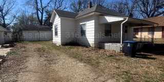 Three bedroom one bath freshly painted house available NOW! Gallery 1