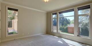 Stunning Mediterranean Oasis Minutes from Downtown Bellevue w/Lake Views! Gallery 15