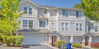 3bd/2.5ba Bellevue Condo Gallery 1