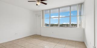 Grand Island Square - 3 Miles to Aventura Mall Gallery 35